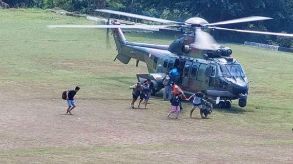 Kontak Senjata TNI dengan KKB saat Evakuasi Nakes, 1 Prajurit Gugur