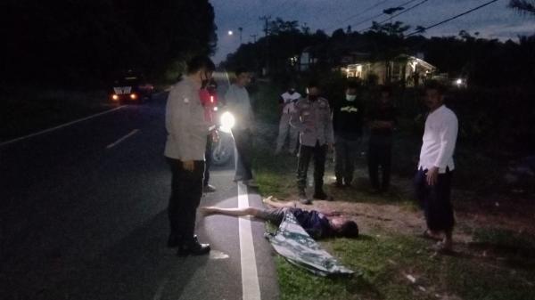 Breaking News : Pria Ditemukan Tak Bernyawa di Tepi Jalan Desa Cambai Selatan