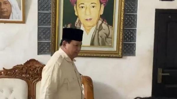 Usai Safari Lebaran ke Tokoh Politik, Prabowo Sungkem Habib Luthfi