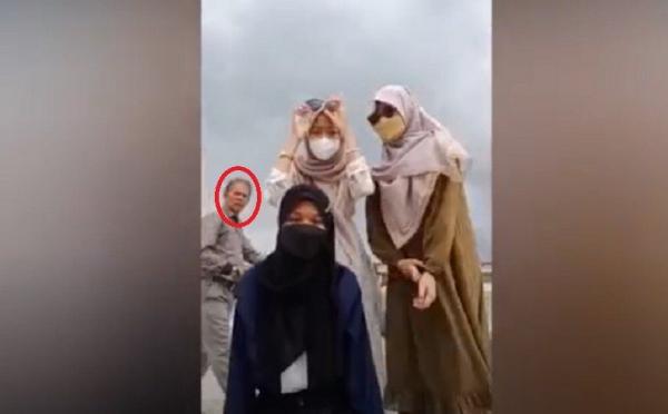 3 Gadis ABG Dilecehkan Seorang Kakek saat Membuat Konten Video