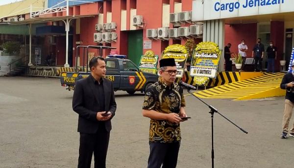 Keluarga Ridwan Kamil Tiba di Bandara Soetta, Tunggu Kedatangan Jenazah Eril