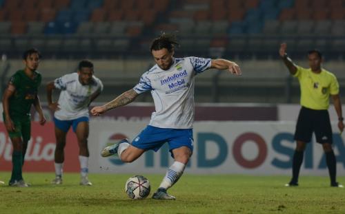 Persib Bandung Ditaklukkan PSS Sleman Lewat Adu Penalti, Ini Respons Robert Alberts