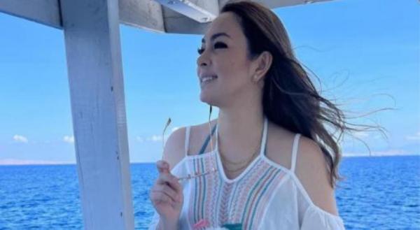 Gaya Dokter Reisa Liburan di Labuan Bajo, Cetar Membahana!