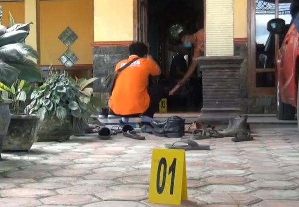 Wanita Pemandu Lagu Pingsan Kecelakaan Malah Disetubuhi, Berakhir Tragis!
