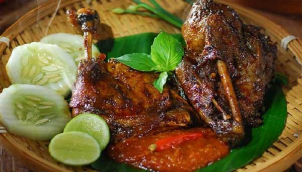 Gurih Bikin Nagih! Ini 5 Rekomendasi Bebek Goreng Paling Hits di Bandung