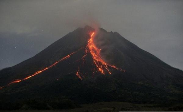 Gunung Merapi Luncurkan Awan Panas Guguran, Status Masih Siaga