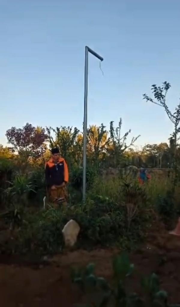 Bondowoso Geger! Ada Tiang Lampu Bisa Gerak Sendiri