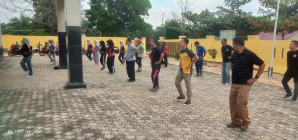 Jaga Kebugaran Tubuh, Camat Negeri Agung Gelar Senam Sehat