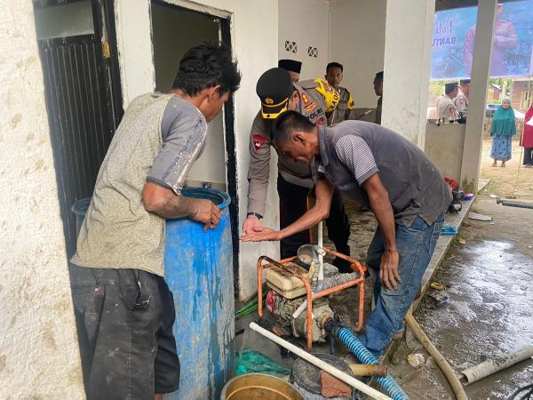 Polres Polman Bangun Sumur Bor di Masjid Al-Mumina Sara'bakang