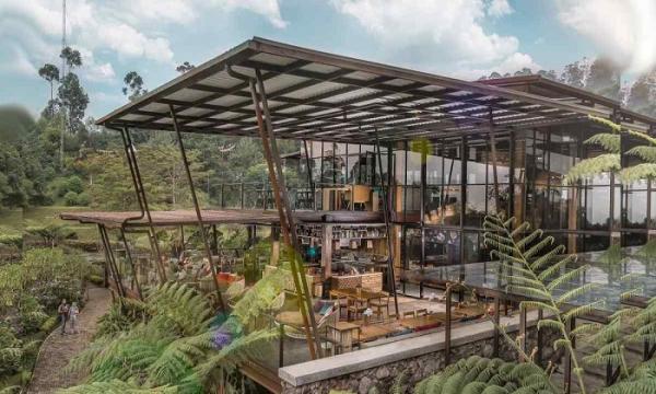 6 Rekomendasi Tempat Makan Keluarga di Bandung yang Enak dengan Suasana Nyaman