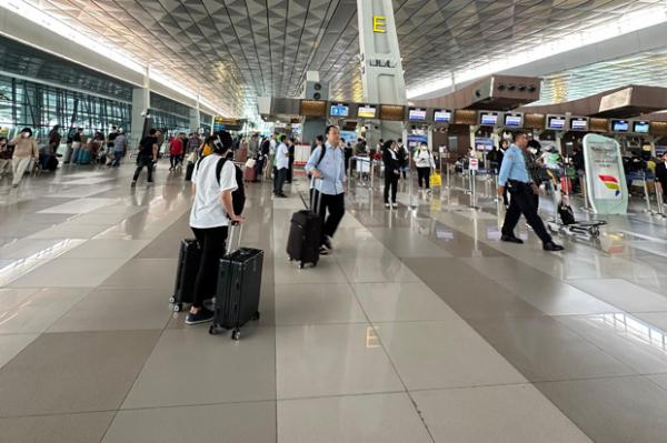 6 Bandara Pilihan imbas Abu Vulkanik, Selain Soetta dan Halim yang Sempat Tutup