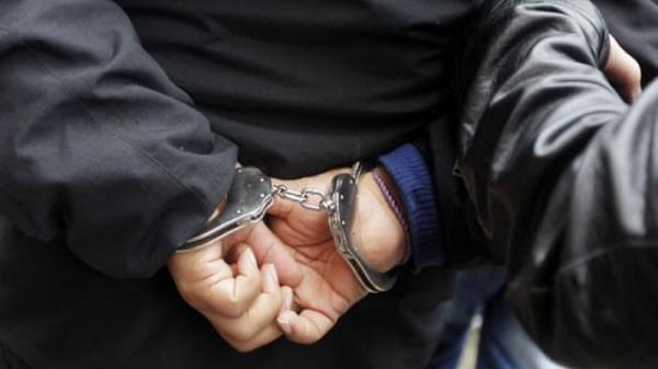 Pasutri Spesialis Curanmor Dicokok Polisi di Depan Mall