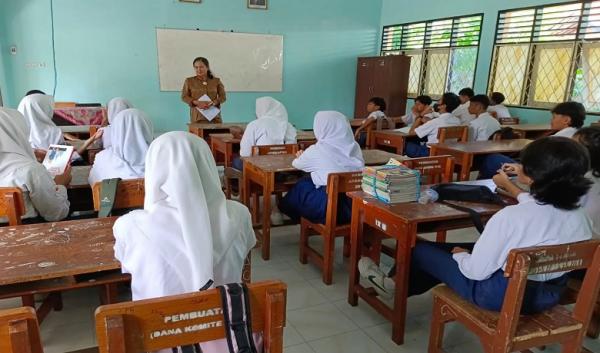 MK Perintahkan Pendidikan Gratis di SD-SMP Negeri dan Swasta, Ini Putusannya