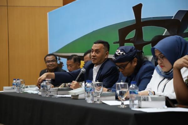 Polemik Rancangan Permenkes Kemasan Seragam, DPR Suarakan Perlindungan Tenaga Kerja Tembakau