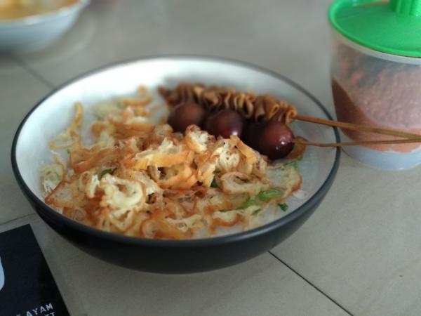 Perut Keroncongan Tengah Malam? Coba 3 Bubur Ayam Legendaris di Bandung Ini