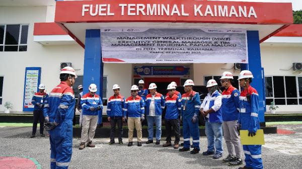 Pertamina Pastikan Keandalan Operasional Fuel Terminal Kaimana melalui Management Walkthrough