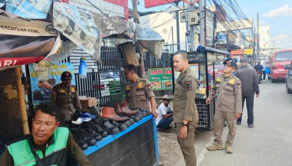 Warga Tangerang Kota Kini Dapat Laporkan PKL Ganggu Fasum, Begini Caranya!