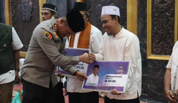 Safari Ramadan, Kapolres Ciamis dan Forkopimda Tarawih Bersama di Masjid Besar Panjalu