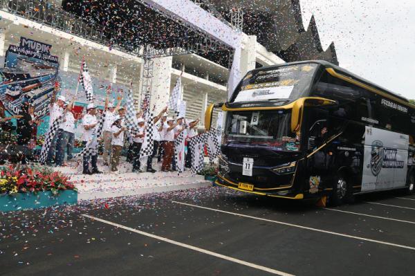 IFG Berangkatkan 1.808 Pemudik ke 10 Kota di Jawa dan Lampung