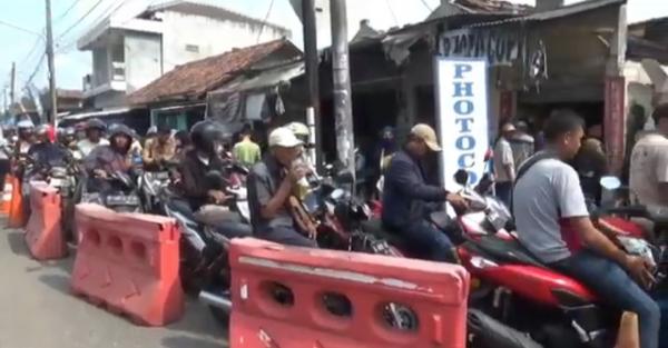 Warga Berebut Program Pemutihan Pajak Kendaraan, Antrean Mengular di Samsat Balaraja