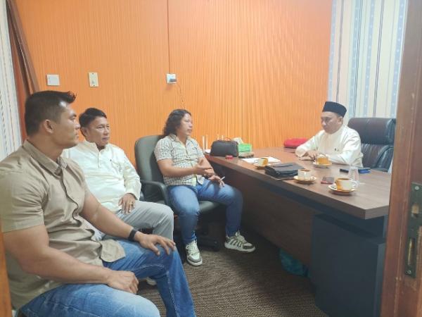 Pengacara Natalis Zega Laporkan Mangihut Rajagukguk ke BK DPRD Batam