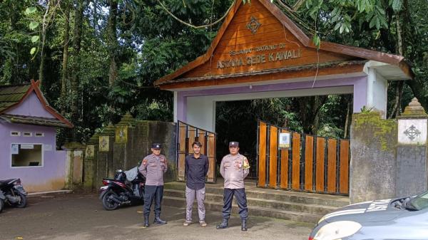 Polsek Kawali Perkuat Sinergi dengan Warga Lewat Patroli Dialogis di Titik Keramaian
