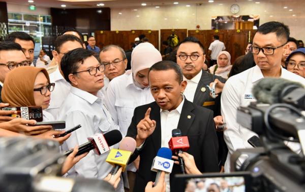 Bahlil Buka Peluang Harga Pertamax Cs Turun, Pemerintah Minta Pertamina dan Swasta Bersiap