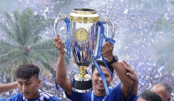 Tak Lagi Jadi Pemain, Achmad Jufriyanto Siap Maksimalkan Peran sebagai Asisten Pelatih Persib