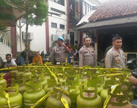 Praktik Curang!! Polisi Bongkar Pengoplosan Gas Melon di Kota Cirebon