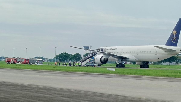 Ada Ancaman Bom, Pesawat Saudi Bawa 442 Penumpang Mendarat Darurat di Bandara Kualanamu
