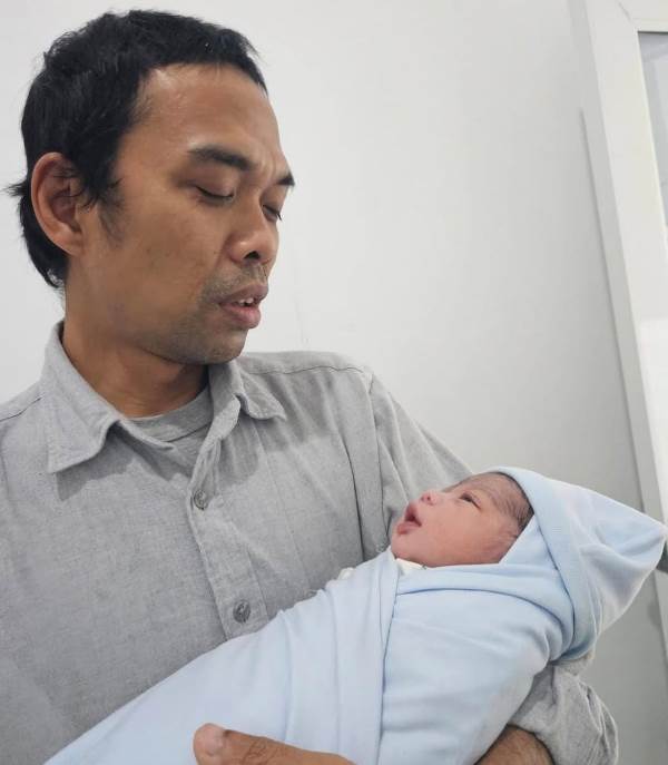 Alhamdulillah, Tuan Guru UAS Kembali Dianugrahi Momongan