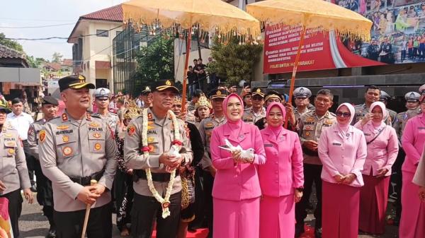 Tongkat Komando Polres Ciamis Berpindah Tangan dari AKBP Akmal ke AKBP Hidayatullah