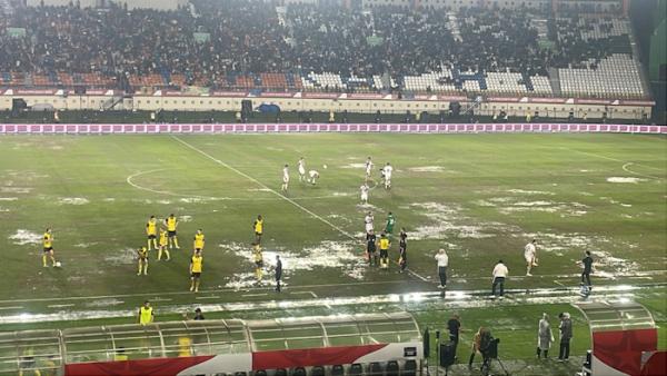 Final Piala Presiden 2025: Laga Oxford United vs Port FC Terhenti Akibat Lapangan Tergenang Hujan