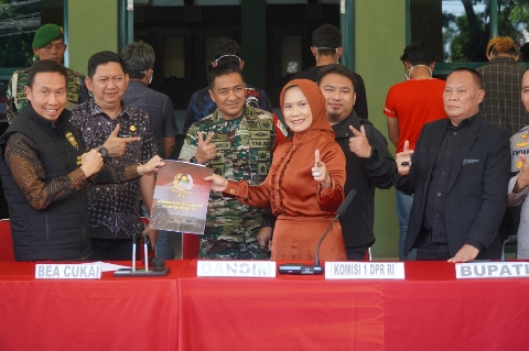 Gagalkan Penyelundupan Rokok Ilegal Miliaran Rupiah, Anggota DPR RI Apresiasi Kodim 0605 Subang