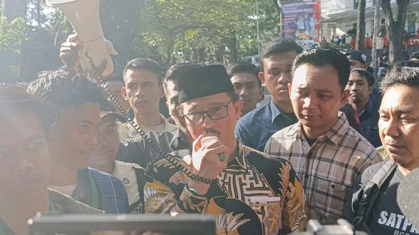 Mahasiswa Geruduk Rektorat, Rektor Unisba Klarifikasi dan Kutuk Represif Aparat