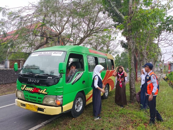Layani 10.442 Siswa 152 Sekolah, Angkutan Pelajar Gratis Jangkau Jalur Antarkecamatan di Bojonegoro