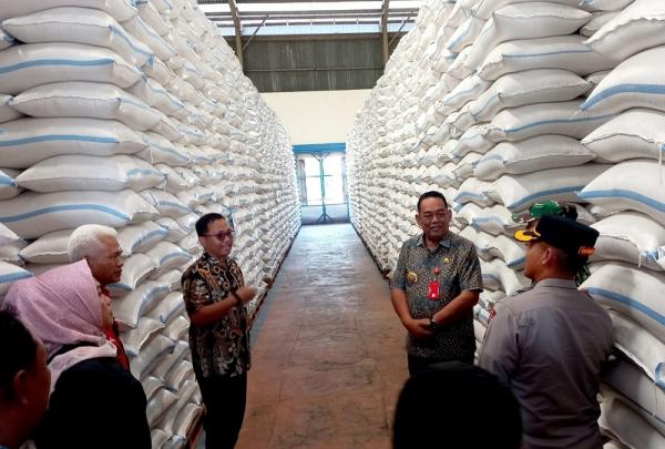 Sidak Gudang Bulog Depok Toroh, Bupati Grobogan Dan Forkompimpda Pastikan Stok Beras Aman