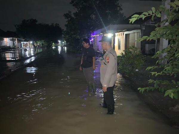 Saluran Sawah Jebol di Kebonagung Tegowanu, Permukiman Dan Jalan Perkampungan Terdampak Banjir