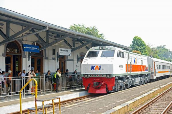 KAI Commuter Bandung Layani 1,2 Juta Penumpang selama 18 Hari Libur Nataru 2025-2026