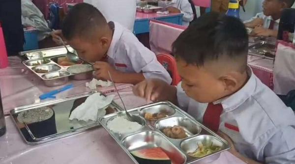 DPR Pastikan Alokasi Anggaran MBG Tahun Depan Dipangkas Jadi Rp174 Triliun