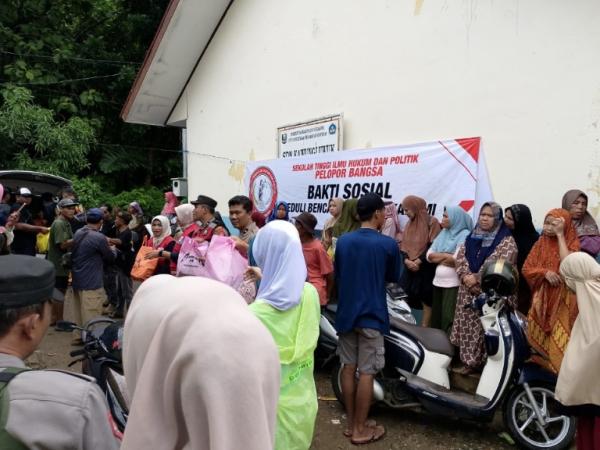 Banjir Cidadap Sukabumi, STIHP Pelopor Bangsa Salurkan Sembako, Beasiswa, dan Bangun Masjid