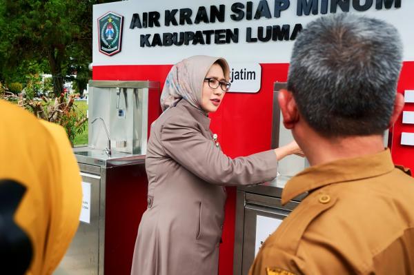 Ramai Laporan Warga, Bupati Lumajang Tinjau Kondisi Pedestrian Alun-Alun