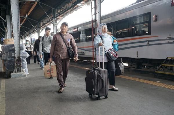 Lansia Dan Disabilitas Tetap Dapat Fasilitas Reduksi Tarif Tiket KA, Termasuk Penumpang Kategori Ini