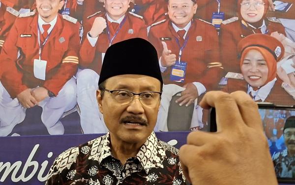 Kemensos Alokasikan Rp27 Miliar buat Sepatu Sekolah Rakyat, Harga Sepasang Rp700 Ribu Jadi Sorotan