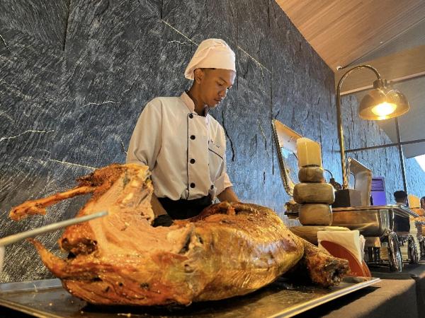 Tren Bukber Surabaya 2026, Ajang Prestise Bukan Sekedar Soal Makan Tapi Adu Gengsi dan Gaya Hidup