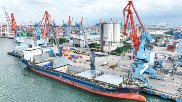 PTP Nonpetikemas Bongkar 36.984 Ton Steel Slab, Perkuat Rantai Pasok Industri Nasional