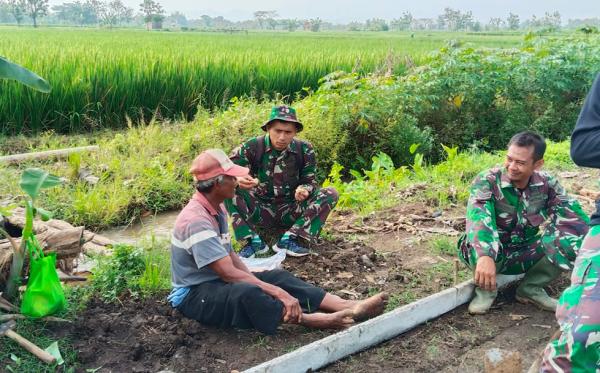 Kisah Sukses Suradi Kuliahkan 5 Anak hingga Sandang Gelar Sarjana jadi Inspirasi Satgas TMMD