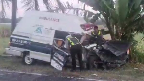 Kronologi Lengkap Kecelakaan Maut Ambulans GP Ansor vs Truk Gula di Jalur Deandels