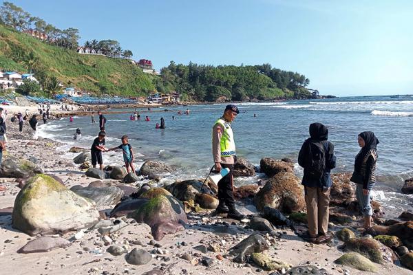 Libur Panjang Kenaikan Yesus Kristus, Polisi Perketat Pengamanan Pantai Menganti Kebumen