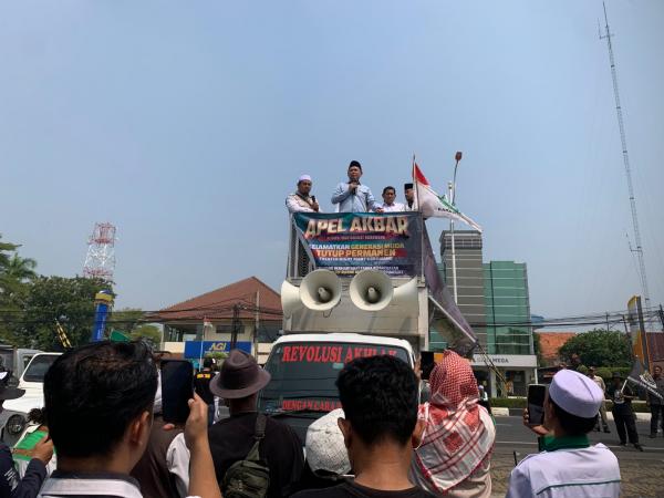 Terima Aspirasi Massa Aksi, DPRD Karawang Bakal Dorong Percepatan Perbup dan Raperda Larangan LGBT